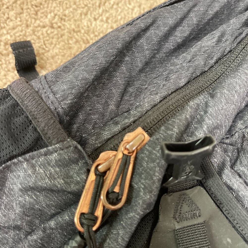 The North Face Recon Backpack Black Rose Gold School Gym Travel Laptop Work - Picture 9 of 14